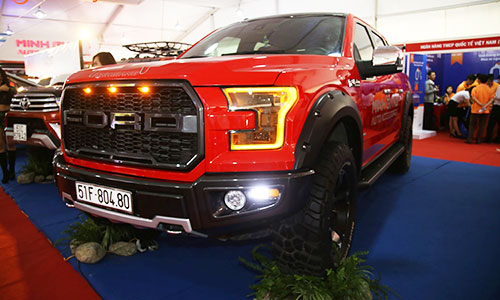 Ford F150 Platinum giá 4 tỷ, độ “khủng” ở Sài Gòn