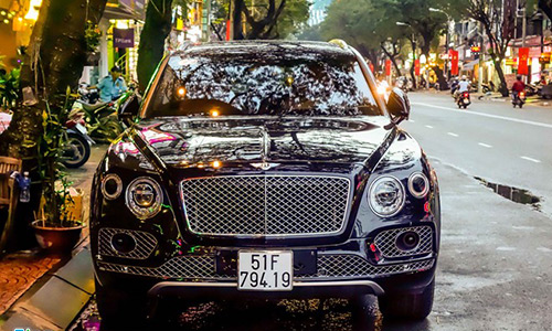 Siêu SUV nhanh nhất Bentley Bentayga giá 19 tỷ tại VN