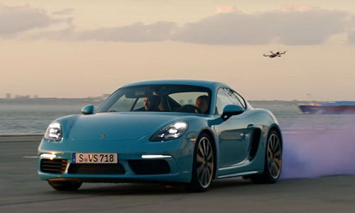 Siêu xe Porsche 718 Cayman cho 6 chuyên cơ "hít khói"