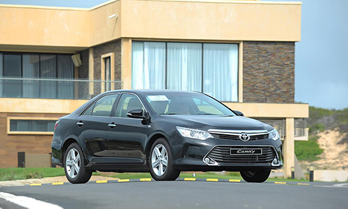 Toyota Việt Nam giảm giá Camry 2016 còn 1,1 tỷ đồng