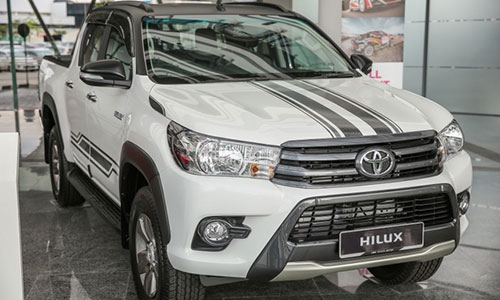 Toyota Hilux bản đặc biệt giá 644 triệu tại Malaysia