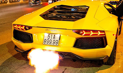 Dân chơi Việt "đốt pô" siêu xe Lamborghini Aventador 25 tỷ