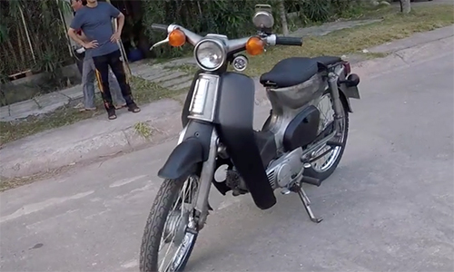 Johnny Trí Nguyễn chi 420k độ Honda Cub 79 “đồng nát”