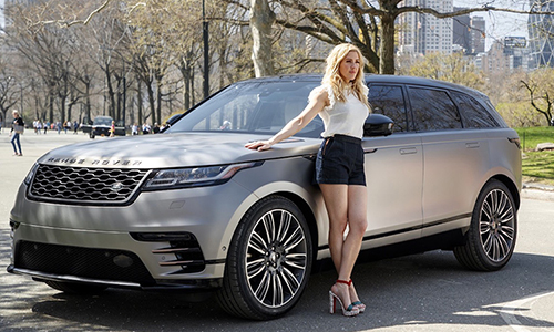 Ellie Goulding sánh đôi Range Rover Velar giá từ 1,1 tỷ