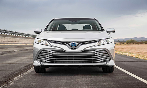 Toyota “nhá hàng” Camry 2018 sắp về Việt Nam?