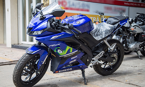 Môtô Yamaha R15 giá chỉ 99 triệu đồng tại Việt Nam