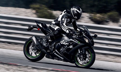 Siêu môtô Kawasaki ZX-10RR 2018 giá 760 triệu đồng