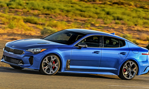 Kia Stinger 2018 "chốt giá" 721 triệu rẻ hơn BMW 4-Series