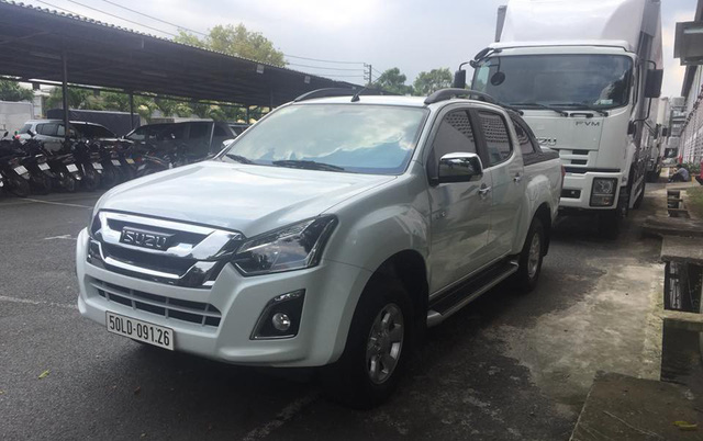 Bán tải Isuzu D-Max 2018 lăn bánh tại Việt Nam