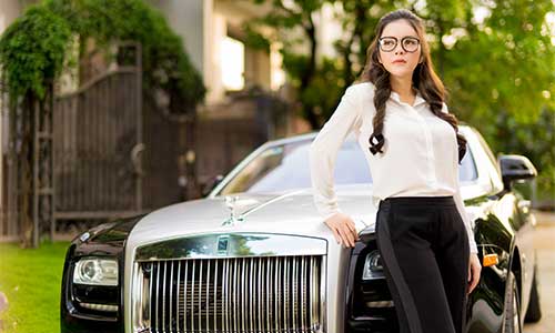 Cận cảnh xe sang Rolls-Royce Ghost 40 tỷ của Lý Nhã Kỳ 