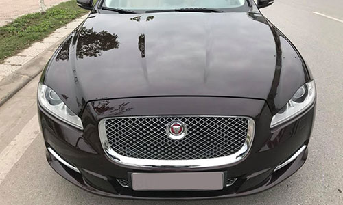 Xe sang Jaguar XJL “xài chán” bán 2,7 tỷ tại Việt Nam