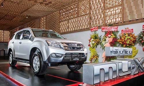 Xe Isuzu mu-X giảm giá tới 120 triệu đồng tại Việt Nam