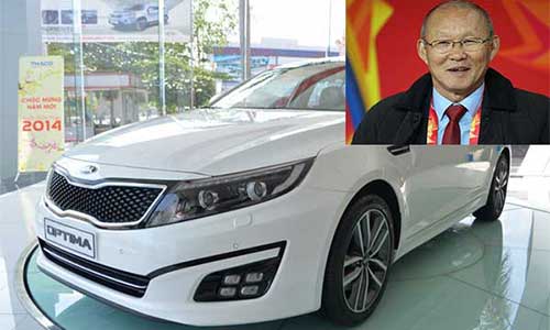 HLV U23 Việt Nam được thưởng nóng “xế hộp” Kia Optima 