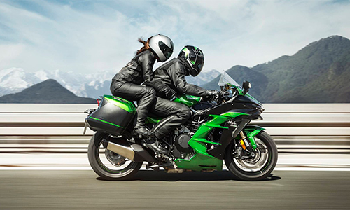 Siêu môtô Kawasaki H2 SX "chốt giá" 619 triệu đồng tại Australia 