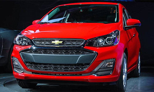 Soi xe ôtô siêu rẻ Chevrolet Spark 2019 “đấu” Kia Morning