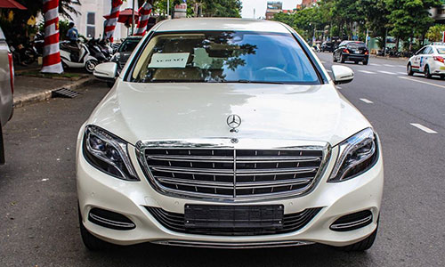 Siêu xe sang Mercedes-Maybach S600 Pullman tại Sài Gòn