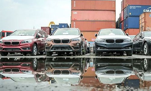 Cả dàn xe sang BMW không người nhận tại Cảng Cái Mép