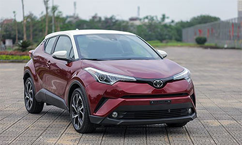 Cận cảnh Toyota C-HR giá gần 2 tỷ đồng tại Việt Nam