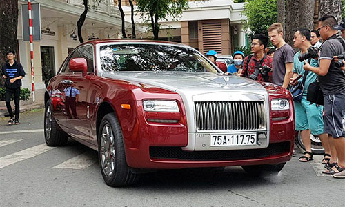 Rolls-Royce Ghost rao bán 11 tỷ đồng về tay đại gia Huế