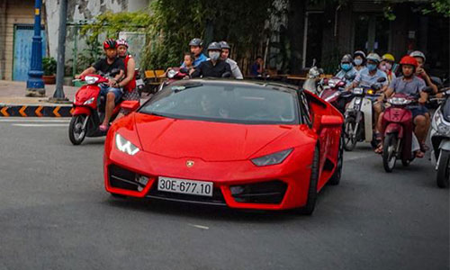 Lamborghini Huracan LP580-2 giá 20 tỷ lăn bánh ở SG