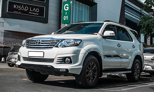 Dân chơi Sài Gòn độ Toyota Fortuner thành xe 4 chỗ hạng sang