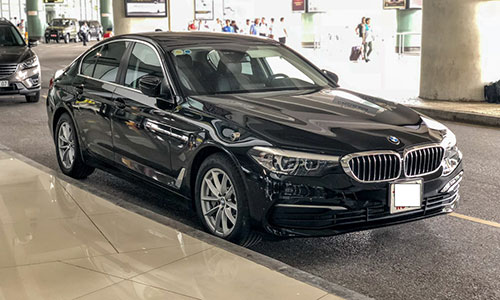 Xe sang BMW 540i 2018 bất ngờ lăn bánh tại Hà thành