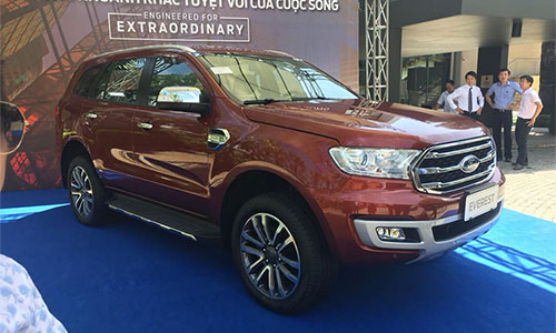 Cận cảnh Ford Everest 2018 giá từ 850 triệu tại Việt Nam