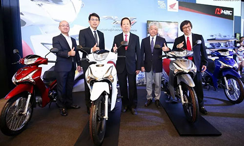 Xe máy Honda Wave 125i mới “chốt giá” 38,4 triệu đồng