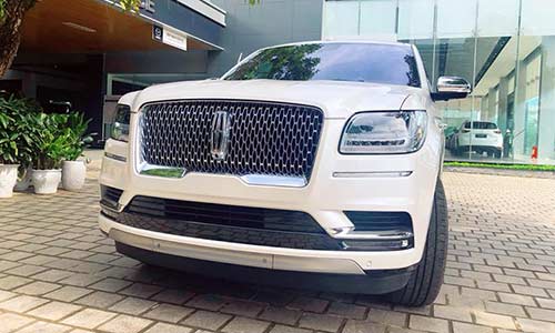 Đại gia Quảng Ngãi tậu Lincoln Navigator mới giá 9 tỷ đồng 