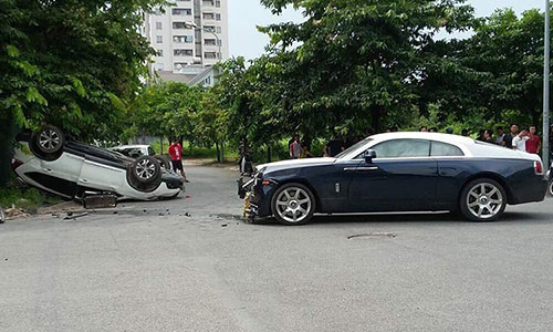 Rolls-Royce Wraith tiền tỷ, biển khủng "nát đầu" tại Hà Nội