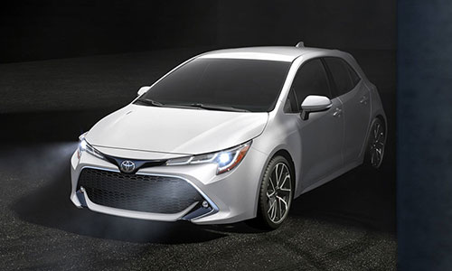 Toyota nhá hàng Corolla Touring Sports 2019 cốp siêu rộng