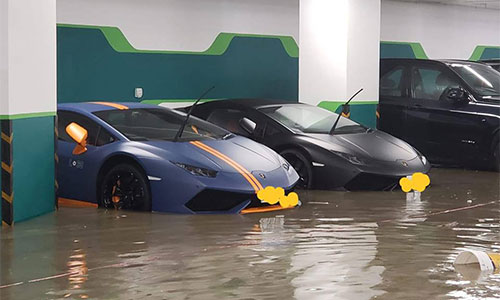 Hàng loạt siêu xe và xe sang hỏng nặng sau bão Mangkhut