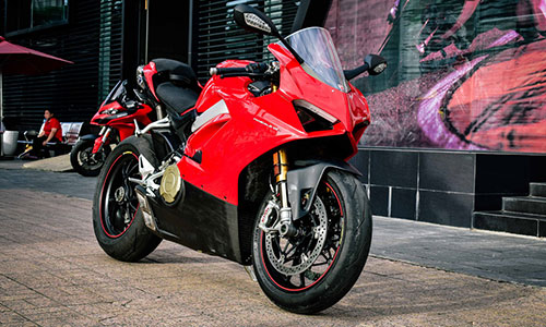 Ducati Panigale V4S độ pô gần 200 triệu đồng ở Sài Gòn