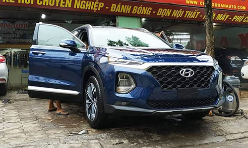 Hyundai SantaFe 2019 bất ngờ đi "làm đẹp" ở Hà Nội 