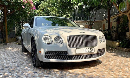 Siêu xe sang Bentley Flying Spur giá chỉ 11 tỷ tại Hà Nội 