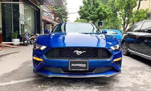 Cận cảnh Ford Mustang 2018 màu độc giá 2,7 tỷ