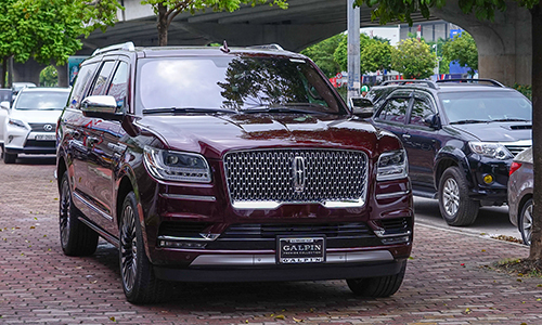 Đại gia Hà Tĩnh tậu xe sang Lincoln Navigator gần 10 tỷ 