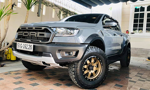 Bán tải Ford Ranger Raptor đầu tiên "dao kéo" tại Sài Gòn 