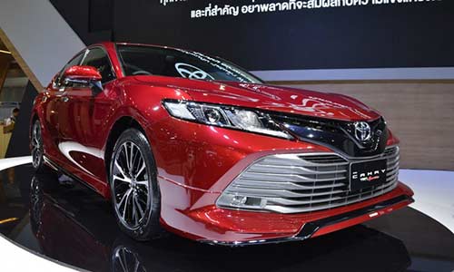 Xe Toyota Camry 2018 thể thao hơn chỉ với 40 triệu đồng