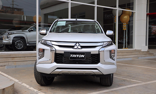 Chi tiết Mitsubishi Triton MIVEC 4x4 giá 818 triệu tại Việt Nam