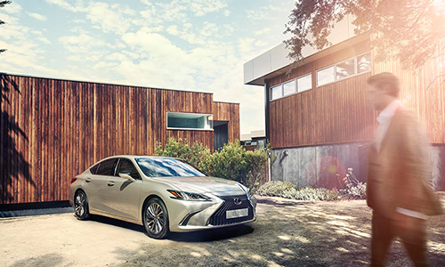 Lexus ES 250 mới "chốt giá" 2,5 tỷ đồng tại Việt Nam