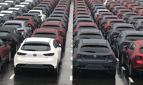 Hàng trăm chiếc Mazda3 2019 xếp lốp tại cảng NB