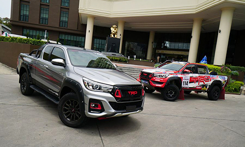 Toyota Hilux Black Rally Edition mới hầm hố hơn cả bản TRD