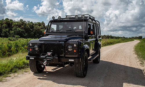 SUV Land Rover Defender "chất phát ngất" nhờ dân chơi Mỹ