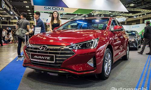 Hyundai Elantra 2019 giá từ 1,29 tỷ đồng "đấu" Mazda3