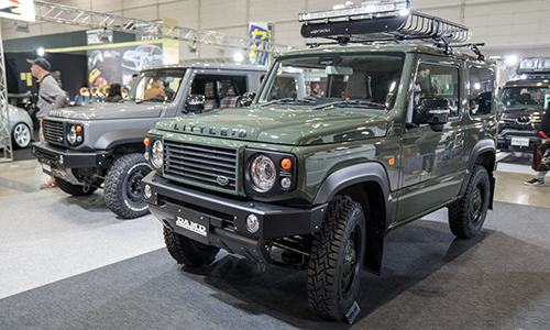 Chạm mặt Suzuki Jimny "nhái" Land Rover và Mercedes G-Class