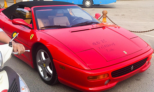 Siêu xe Ferrari F355 Spider nhập lậu lăn bánh tại Hải Phòng