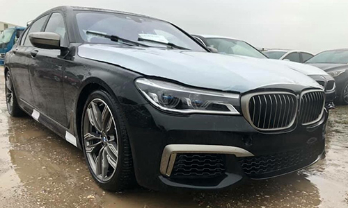 "Đập thùng" BMW M760Li xDrive G12 hơn 10 tỷ tại Việt Nam