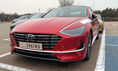 Hyundai Sonata 2020 mới lần đầu tiên lăn bánh trên phố