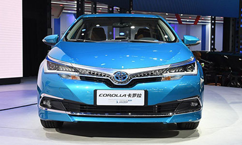 Toyota Corolla "uống" 1,3 lít xăng/100km giá từ 656 triệu đồng